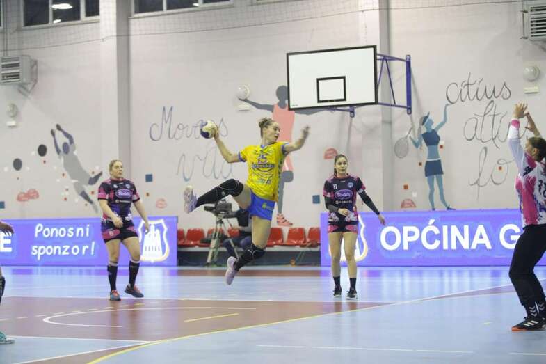 Momento del partido disputados este sábado en Bosnia